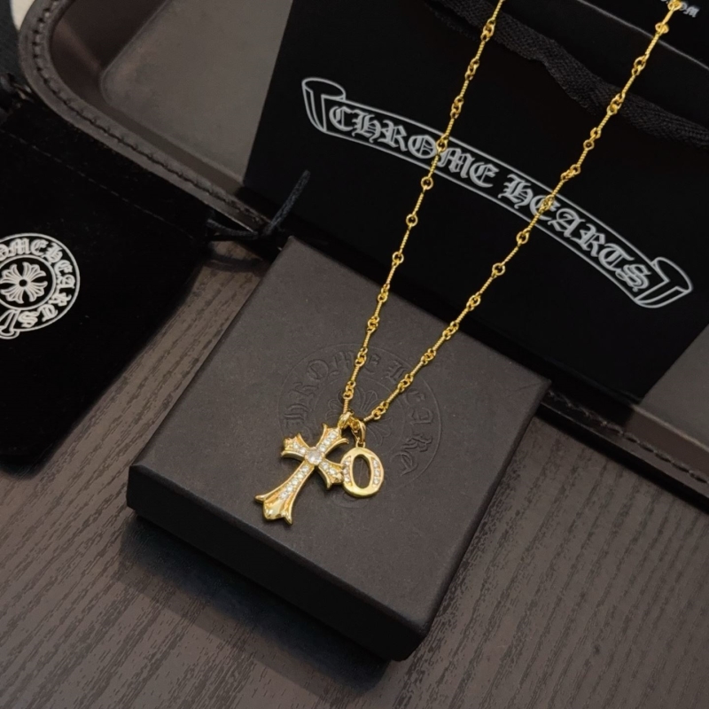 Ch*0me He**ts necklaces